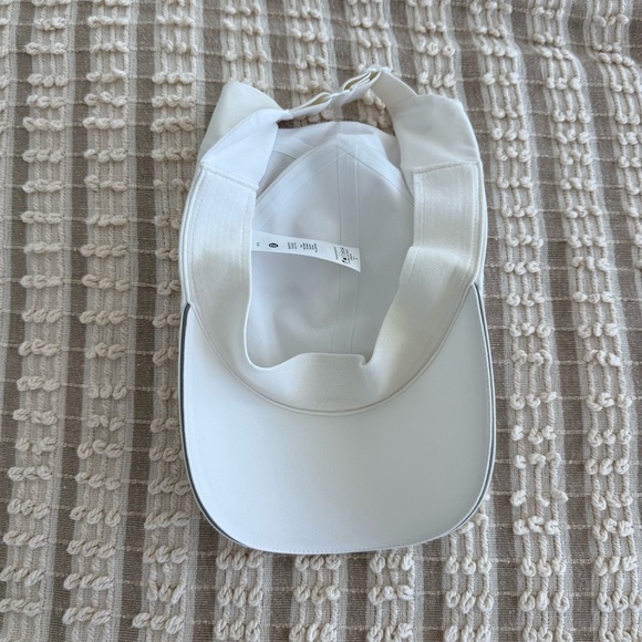 LULULEMON FAST AND FREE PONYTAIL RUNNING HAT - Picture 8 of 10